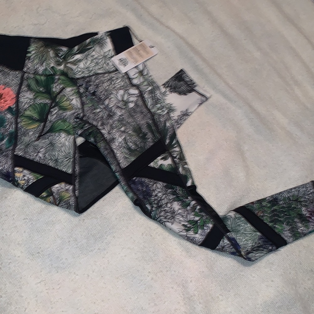 NWT CALIA by Carrie Underwood limited edition workout tight